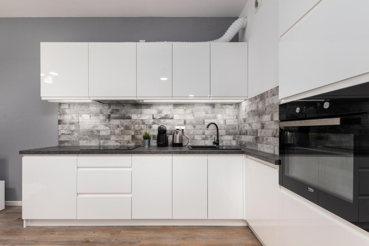 Rakowska 14A 1 Bedroom By Homeprime Warsaw Exterior photo